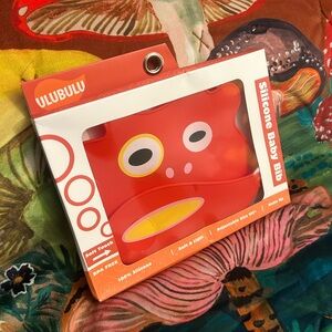 NWT Ulubulu Silicone Baby Bib Monkey